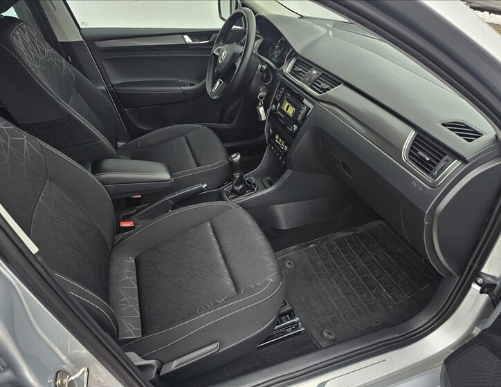 Škoda Rapid Hatchback 999,0 70 kw