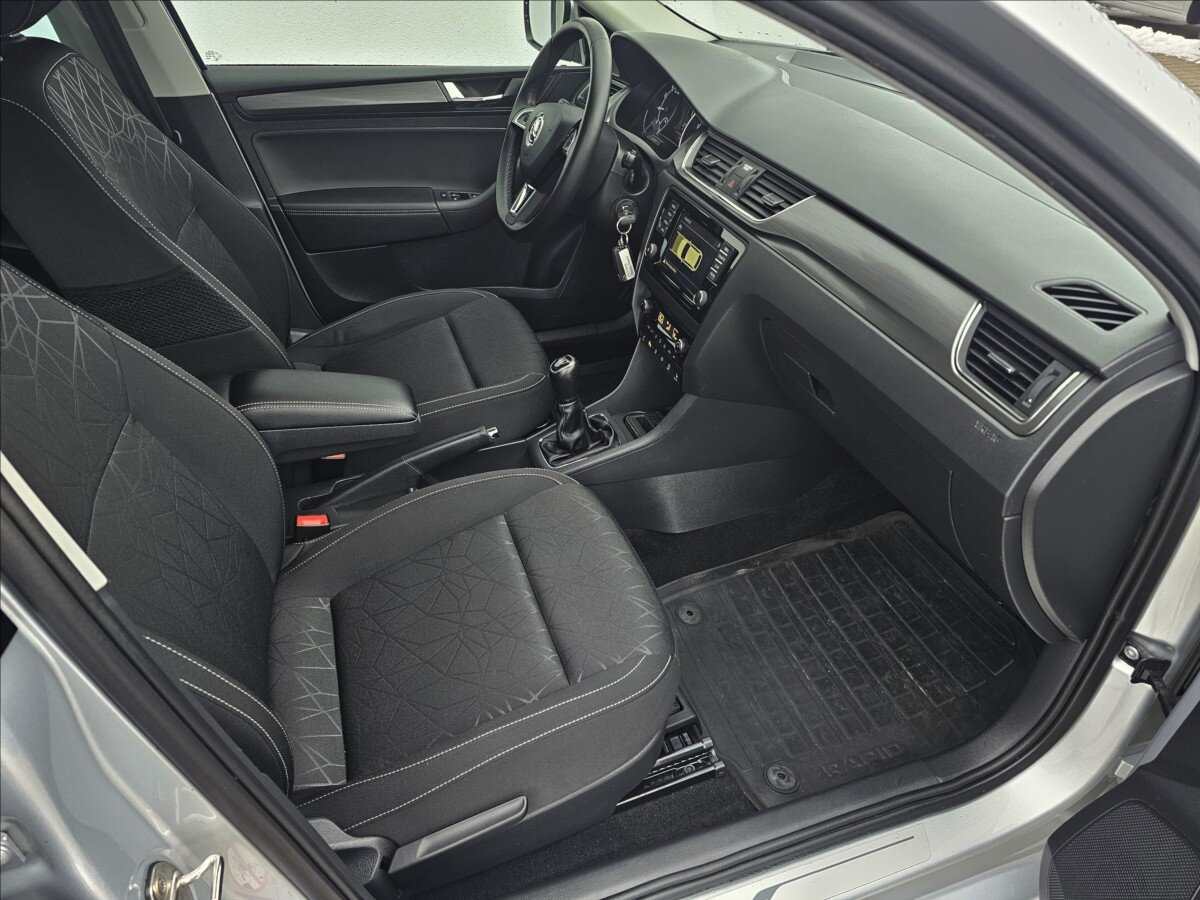 Škoda Rapid Hatchback 999,0 70 kw