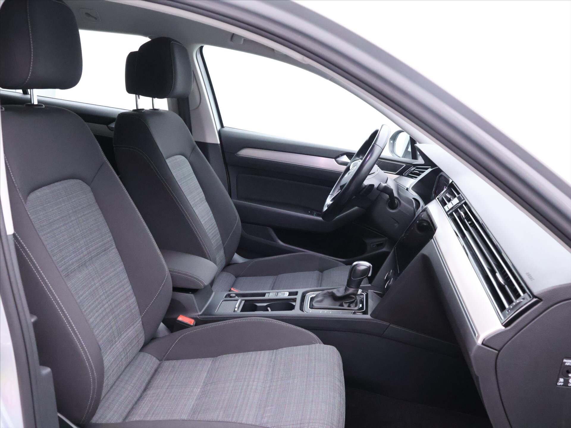 Volkswagen Passat Kombi 1,6 l 88 kw