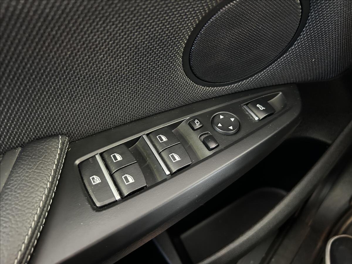 BMW X3 SUV / Terénní 2,0 l 140 kw