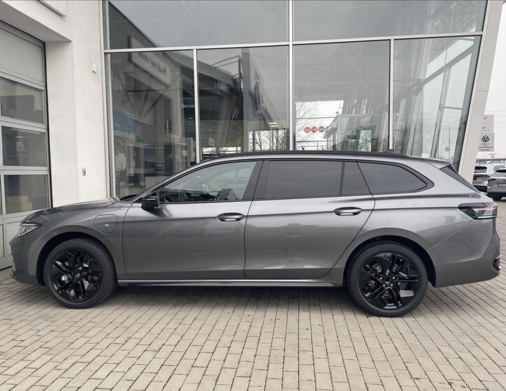 Volkswagen Passat Kombi 1,5 l 200 kw