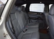 Porsche Cayenne SUV 4,8 l 405 kw