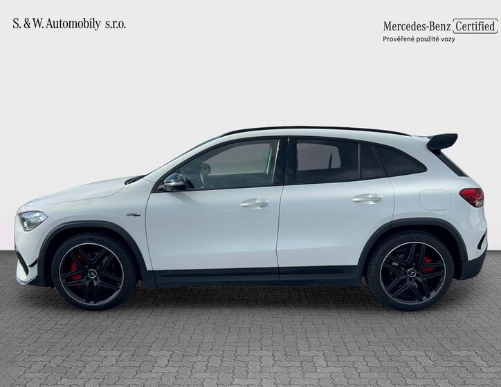 Mercedes-Benz GLA 8