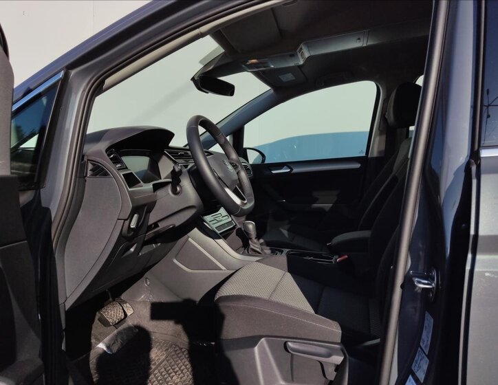 Volkswagen Touran MPV 1,5 l 110 kw