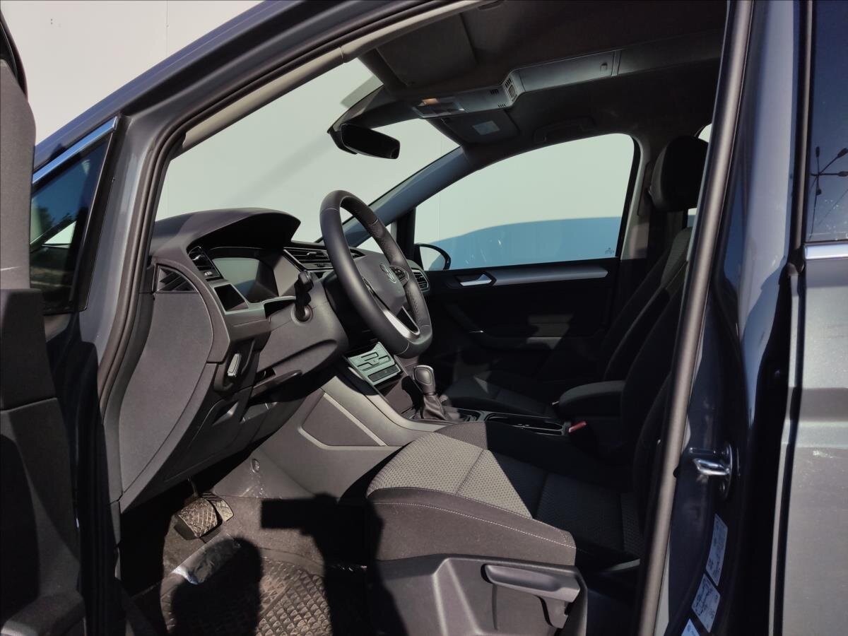 Volkswagen Touran MPV 1,5 l 110 kw