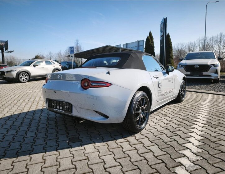 Mazda MX-5 Kabriolet 1,5 l 0