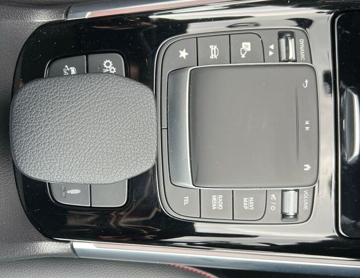 Mercedes-Benz GLA 27