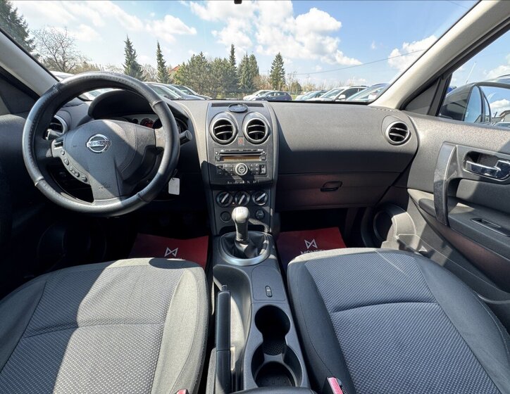 Nissan Qashqai SUV / Terénní 1,6 l 84 kw