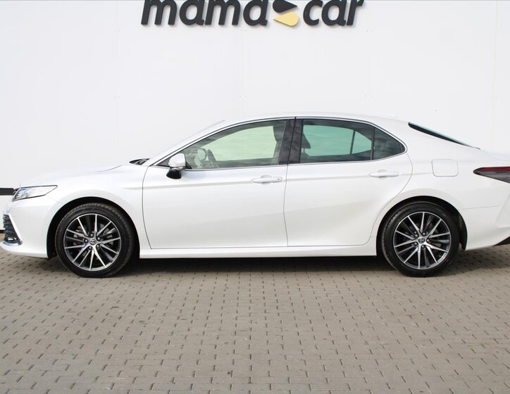 Toyota Camry Sedan / Limuzína 2,5 l 131 kw