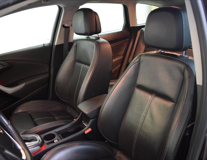 Opel Astra Kombi 2,0 l 121 kw