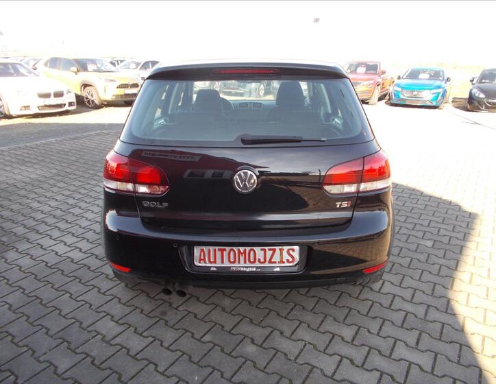 Volkswagen Golf 11