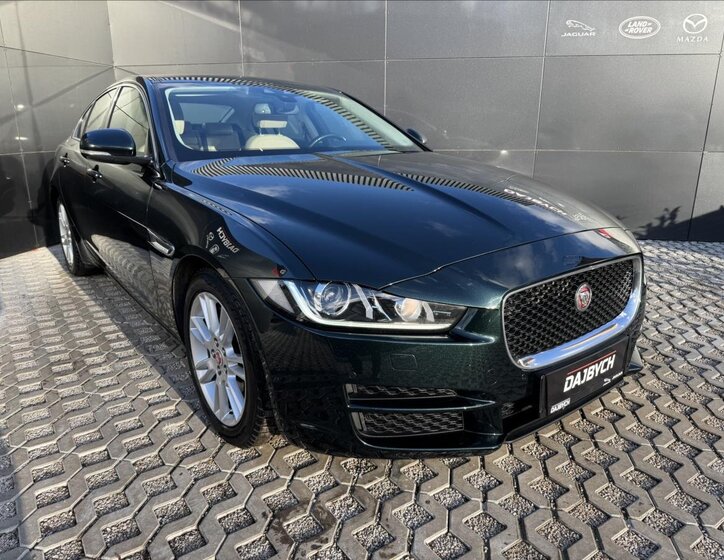 Jaguar XE 3