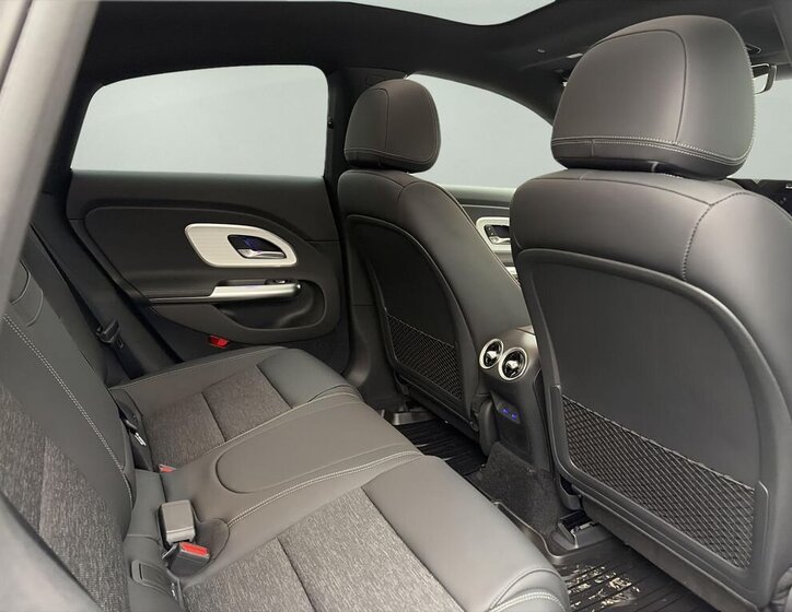 Mercedes-Benz CLA Sedan 0,0 260 kw