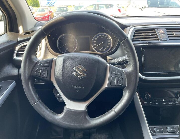 Suzuki SX4 S-Cross SUV 998,0 82 kw