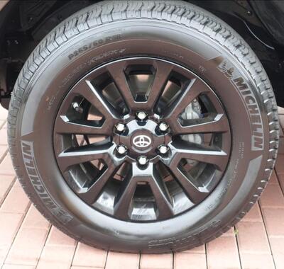 Toyota Land Cruiser 7