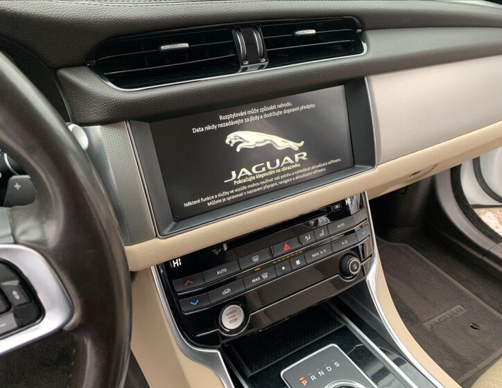 Jaguar XF Sedan 2,0 l 132 kw