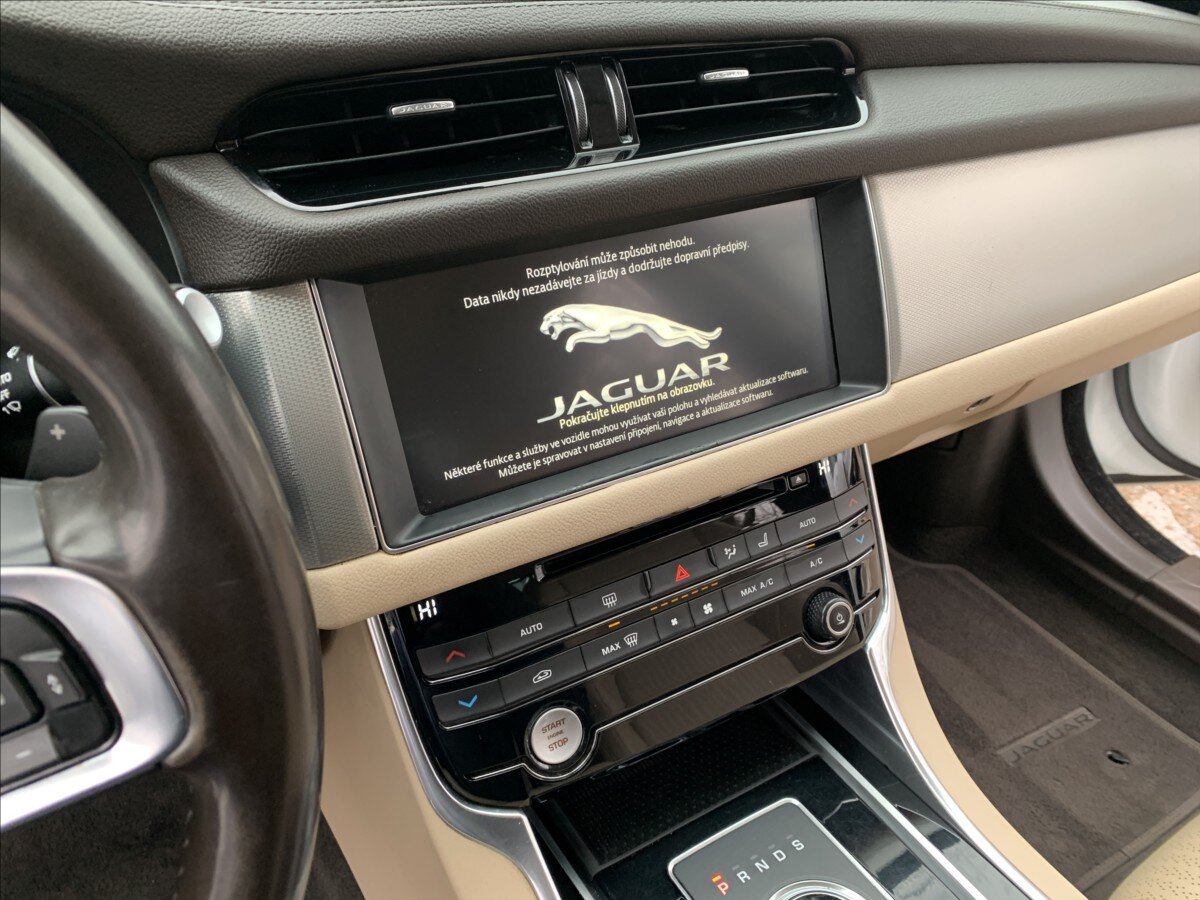 Jaguar XF Sedan 2,0 l 132 kw