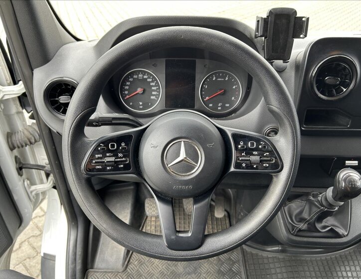 Mercedes-Benz Sprinter 12