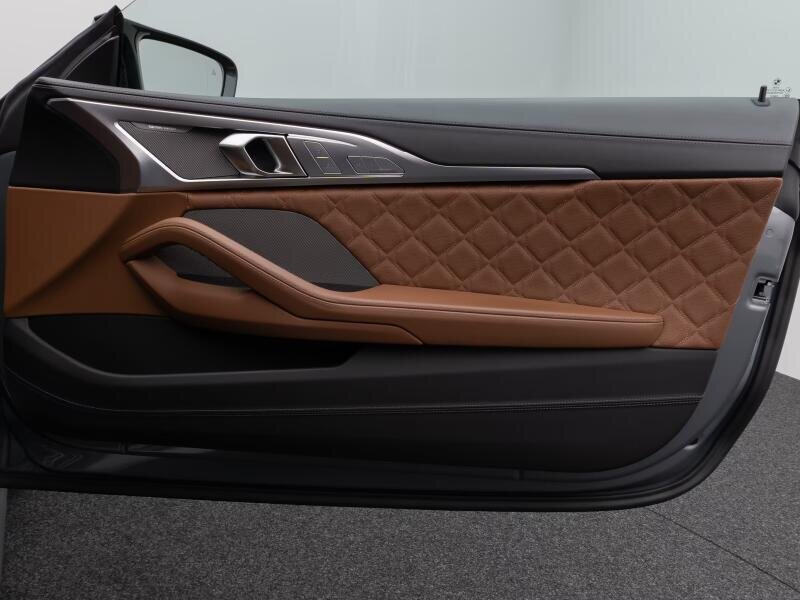 BMW M8 Kupé 4,4 l 460 kw