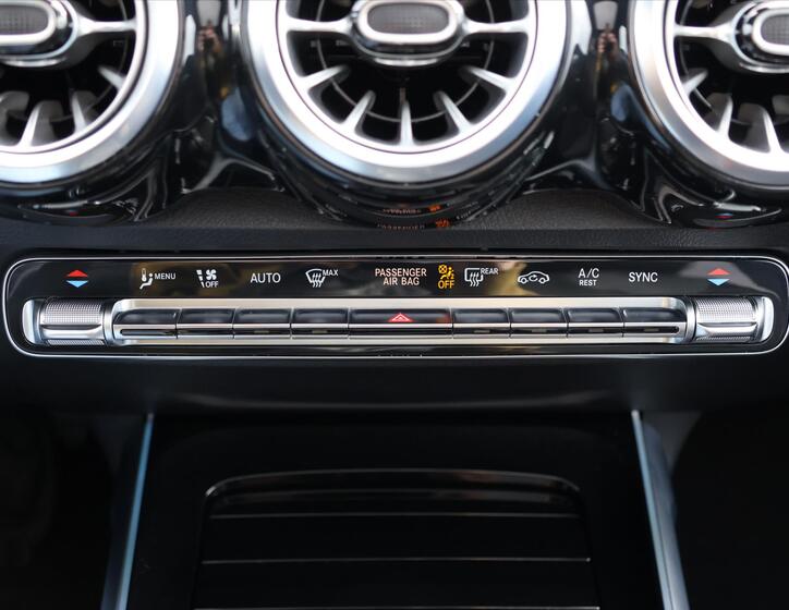 Mercedes-Benz GLB 39