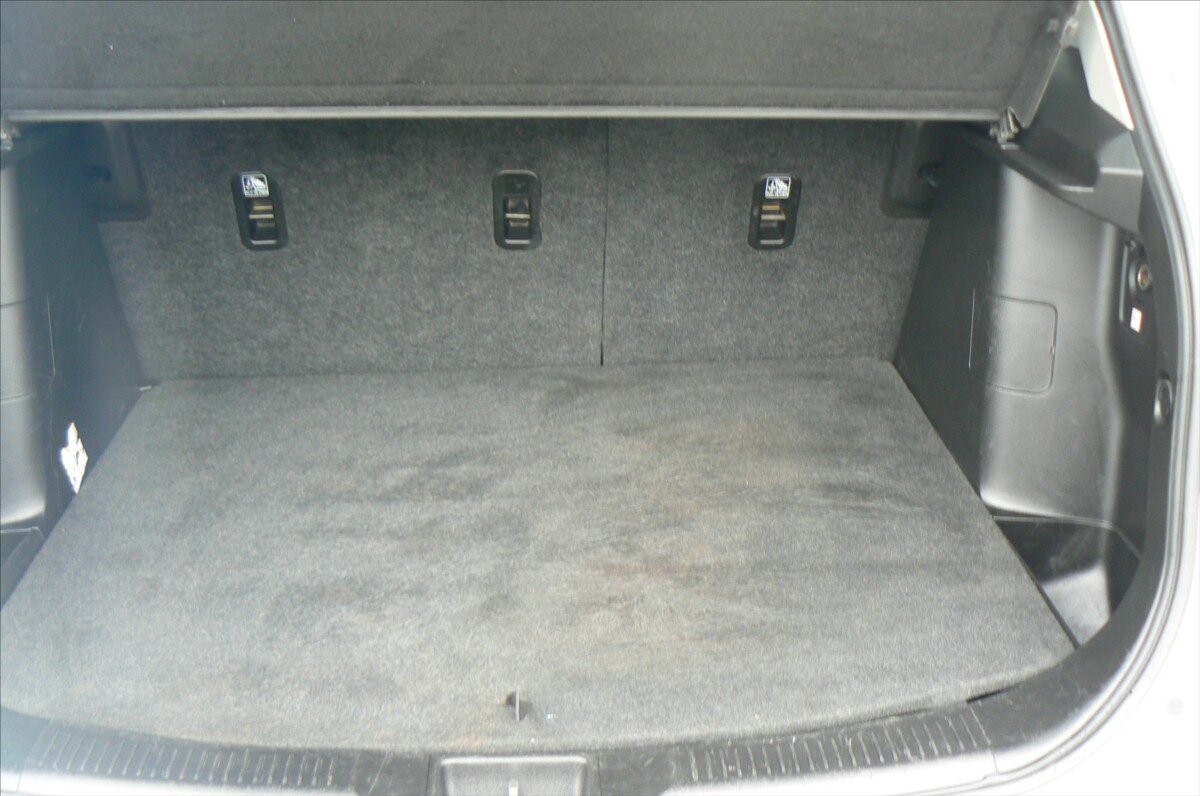 Suzuki SX4 S-Cross SUV / Terénní 1,4 l 103 kw