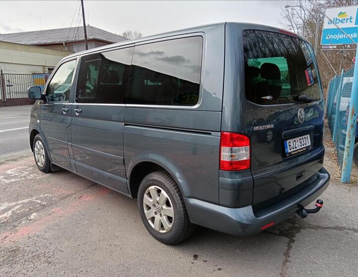 Volkswagen Multivan 8