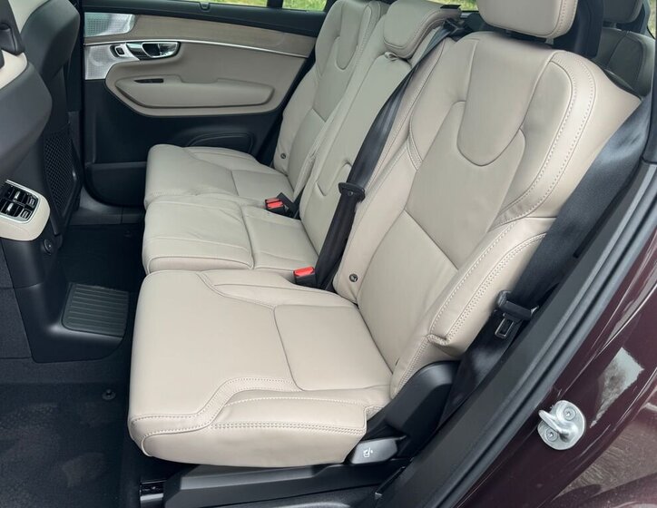 Volvo XC90 SUV / Terénní 2,0 l 335 kw