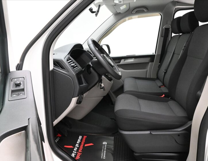 Volkswagen Transporter 12