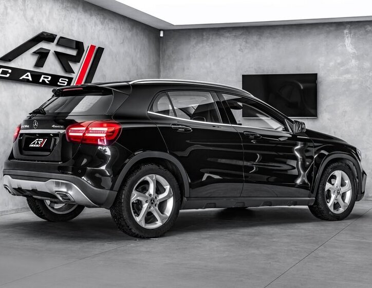 Mercedes-Benz GLA SUV 2,1 l 100 kw