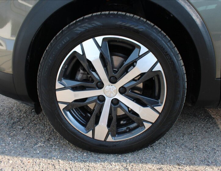 Peugeot 3008 SUV / Terénní 1,2 l 96 kw
