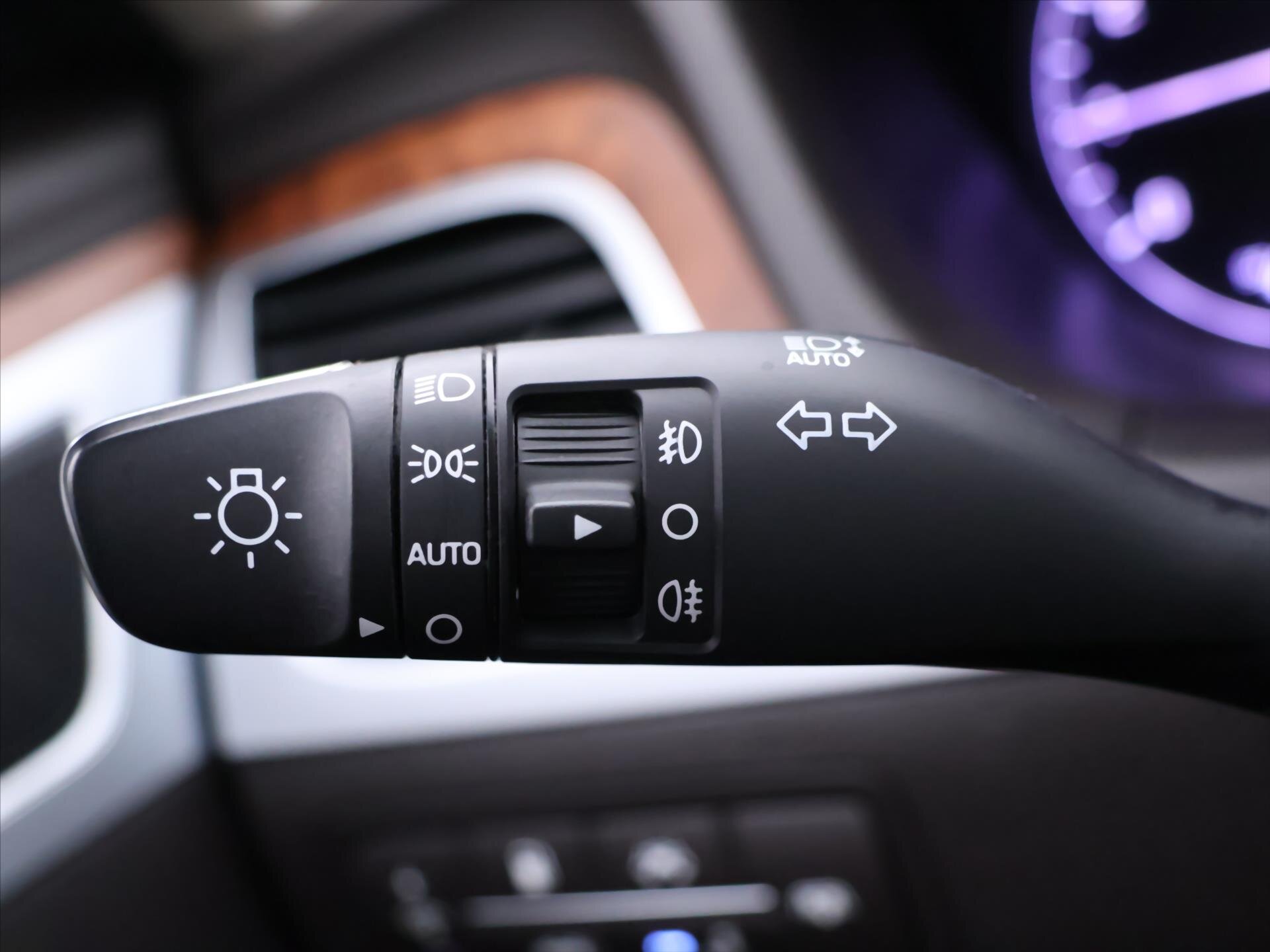 Hyundai Genesis Sedan / Limuzína 3,8 l 232 kw