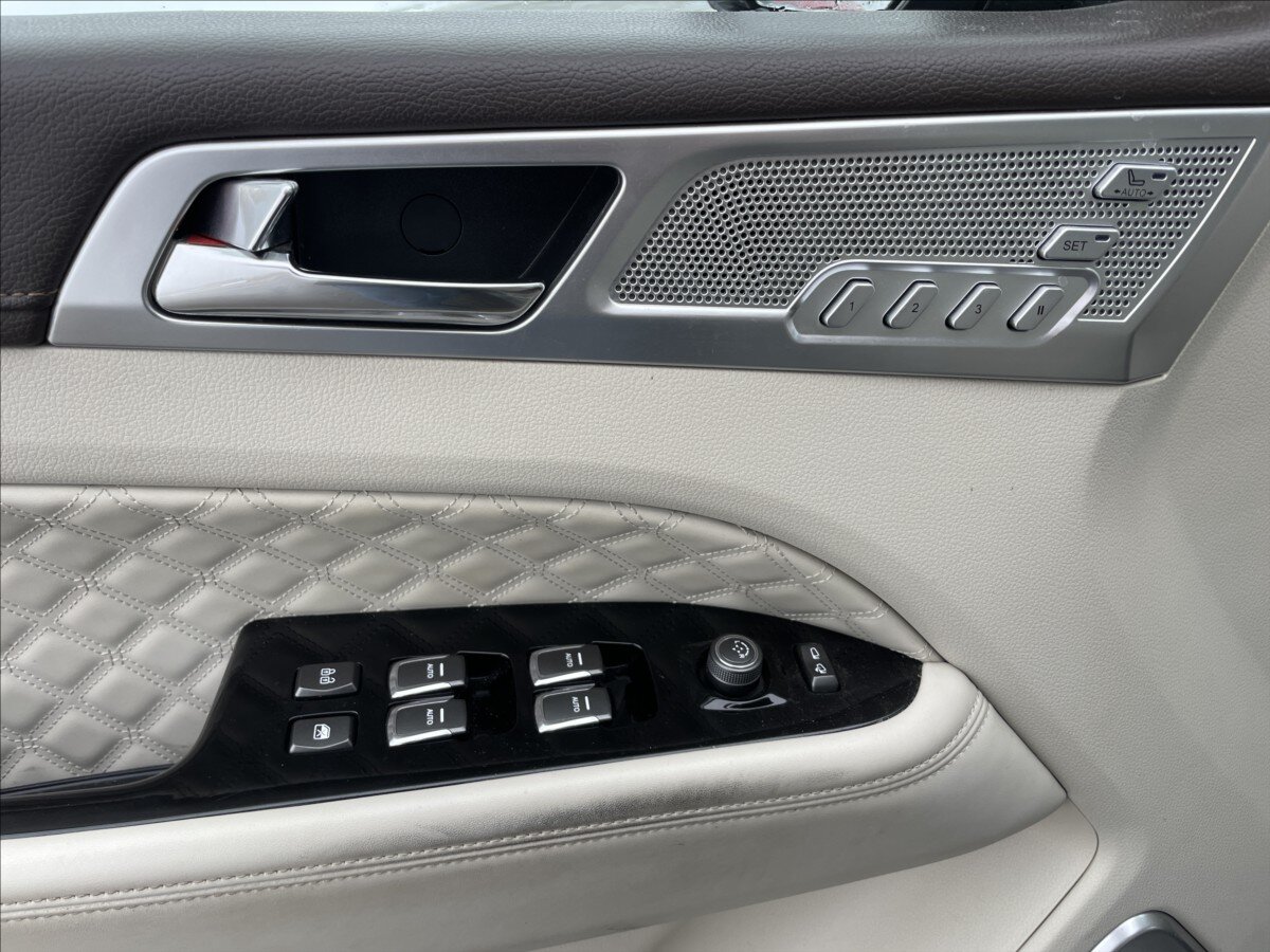 SsangYong Rexton Kombi 2,2 l 148 kw