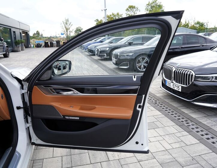 BMW Řada 7 25