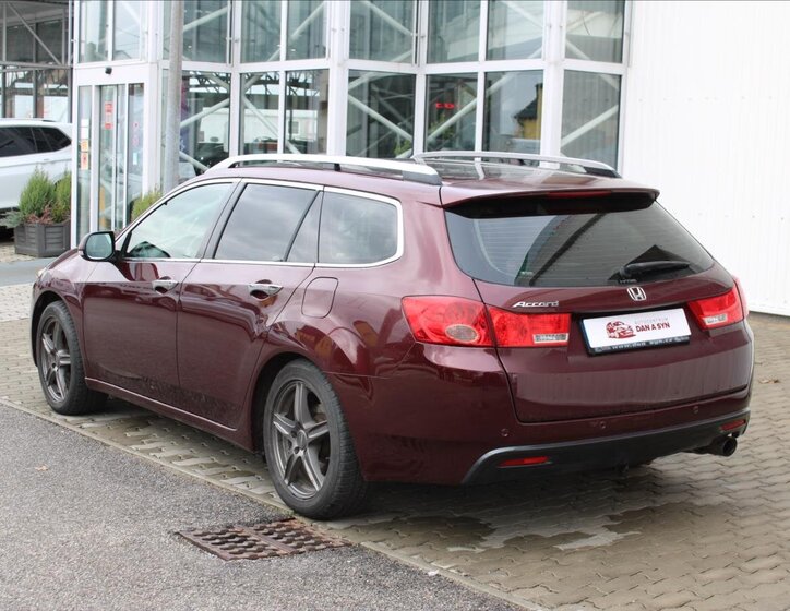 Honda Accord Kombi 2,0 l 115 kw