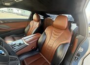 BMW M8 Kupé 4,4 l 390 kw