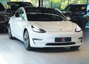 Tesla Model 3 21