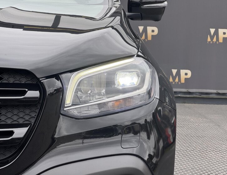 Mercedes-Benz Třídy X 33