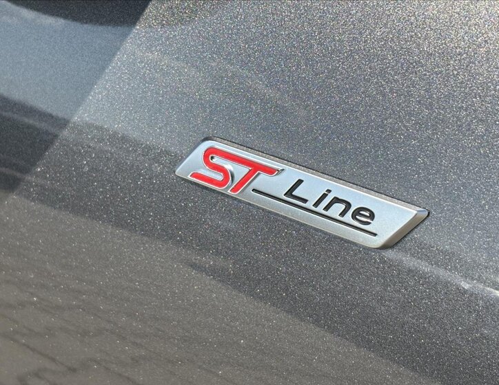 Ford Kuga SUV / Terénní 2,0 l 88 kw