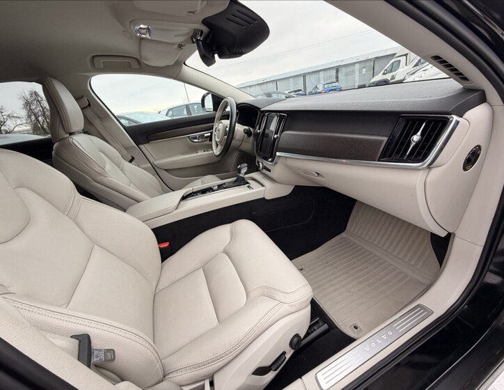 Volvo V90 Kombi 2,0 l 184 kw