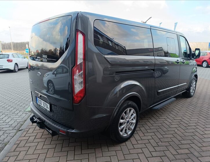 Ford Tourneo Custom MPV 2,0 l 125 kw