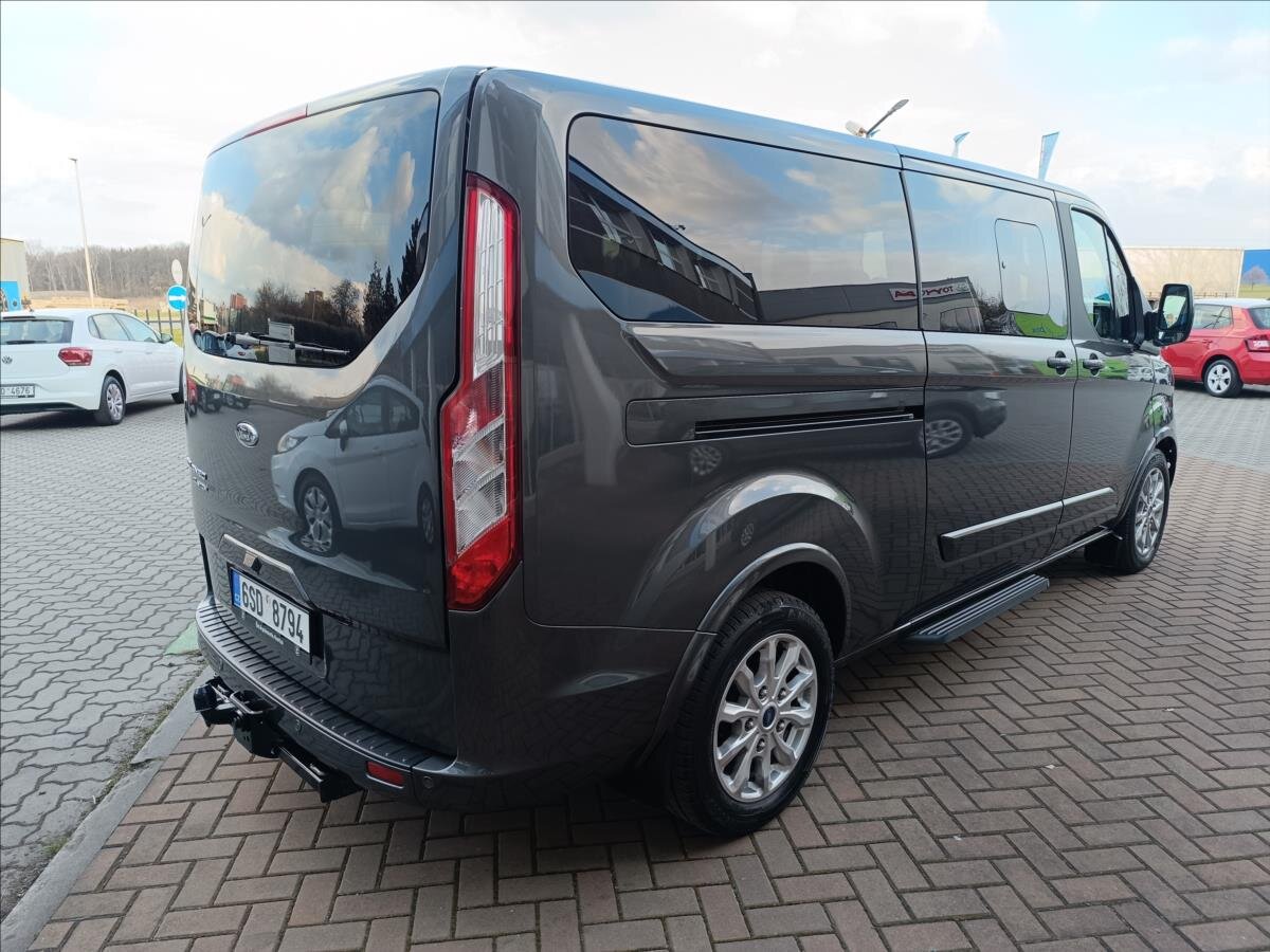 Ford Tourneo Custom MPV 2,0 l 125 kw