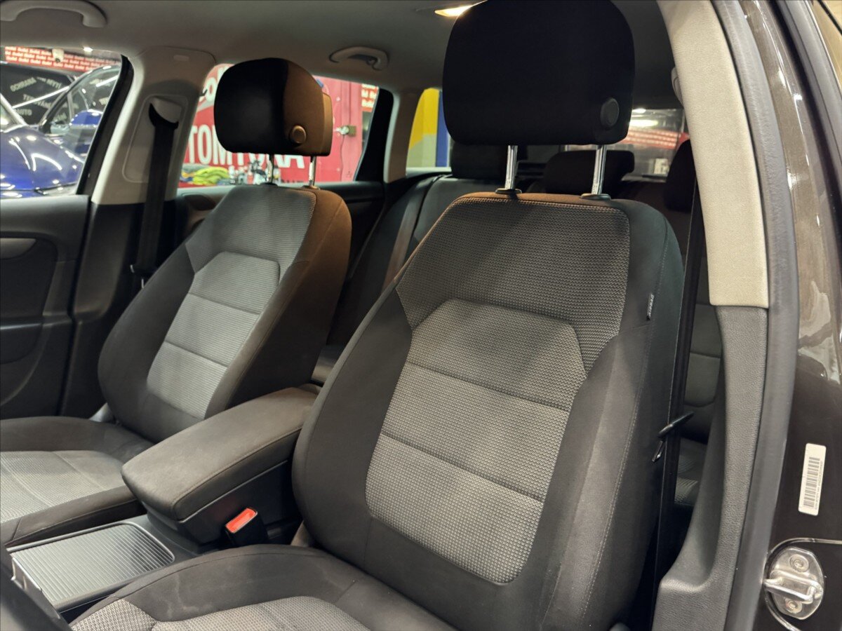 Volkswagen Passat Kombi 2,0 l 103 kw