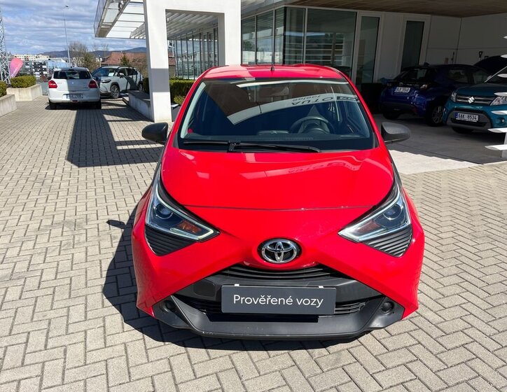Toyota Aygo Hatchback 998,0 53 kw