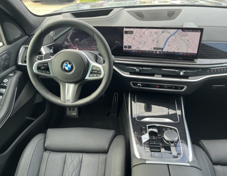 BMW X7 10