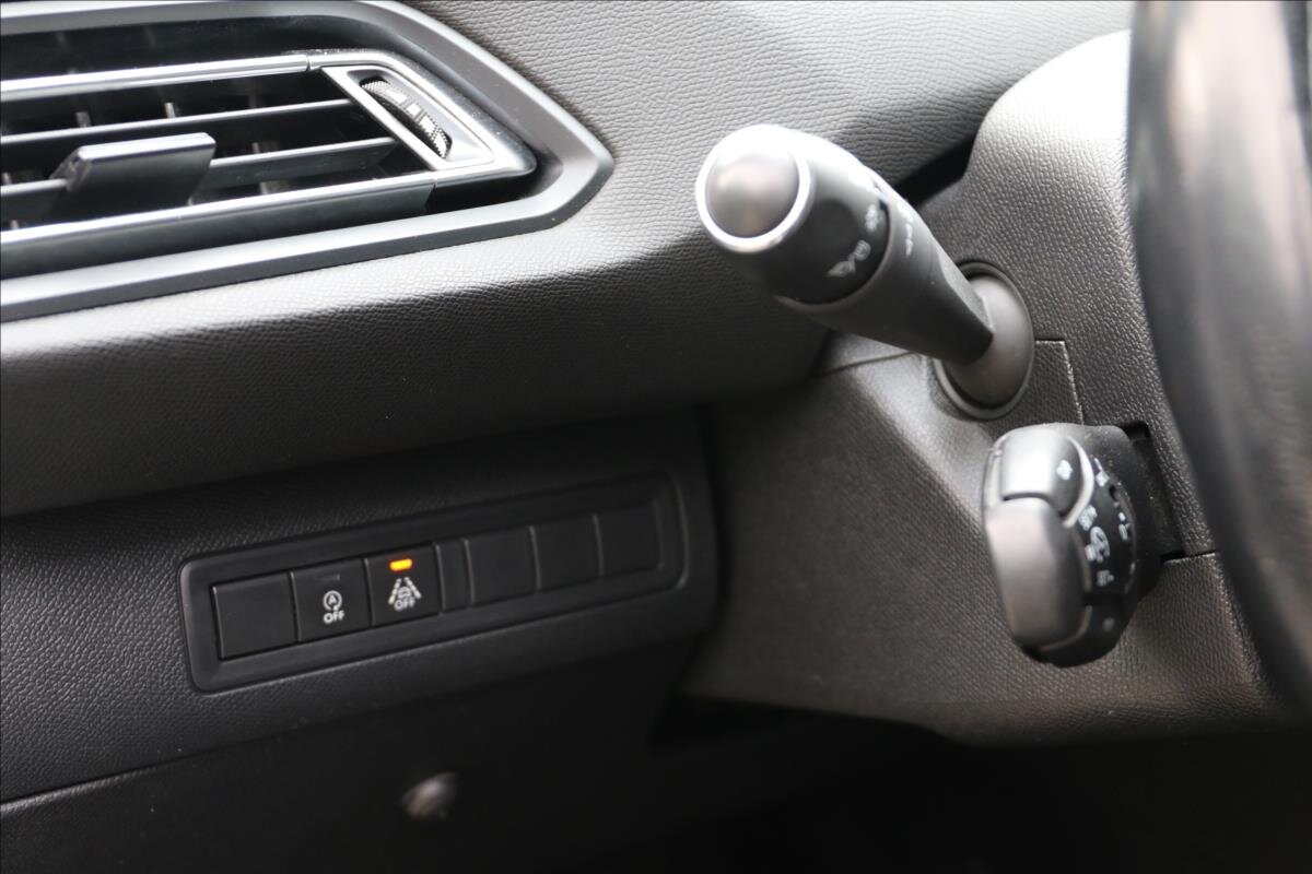 Peugeot 308 Kombi 1,5 l 96 kw