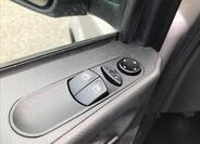 Mercedes-Benz Vito 12