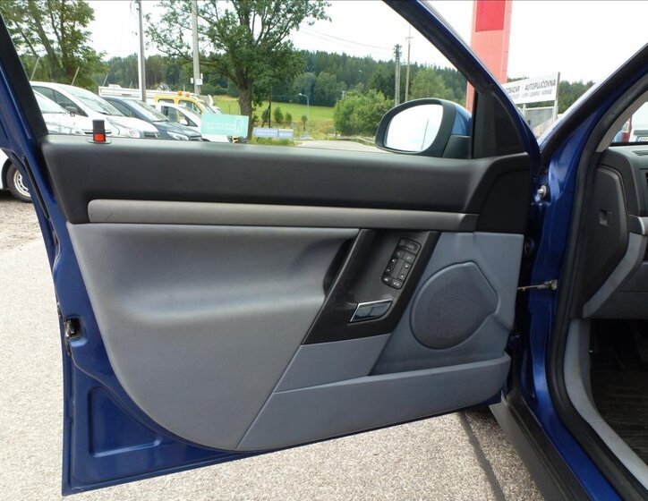 Opel Vectra Sedan / Limuzína 1,8 l 90 kw