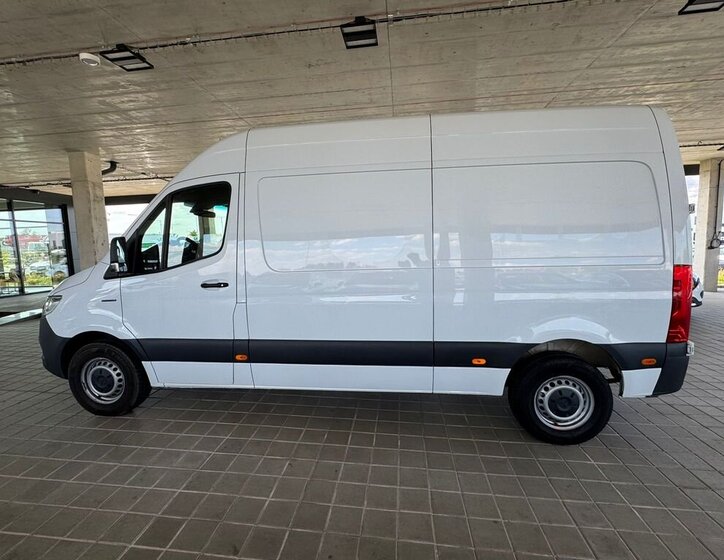 Mercedes-Benz Sprinter 8