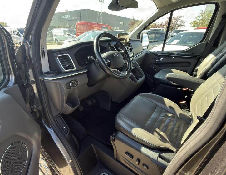 Ford Tourneo Custom 20