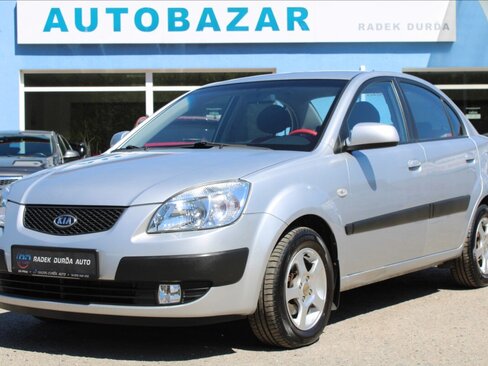 KIA Rio Sedan / Limuzína 1,4 l 71 kw